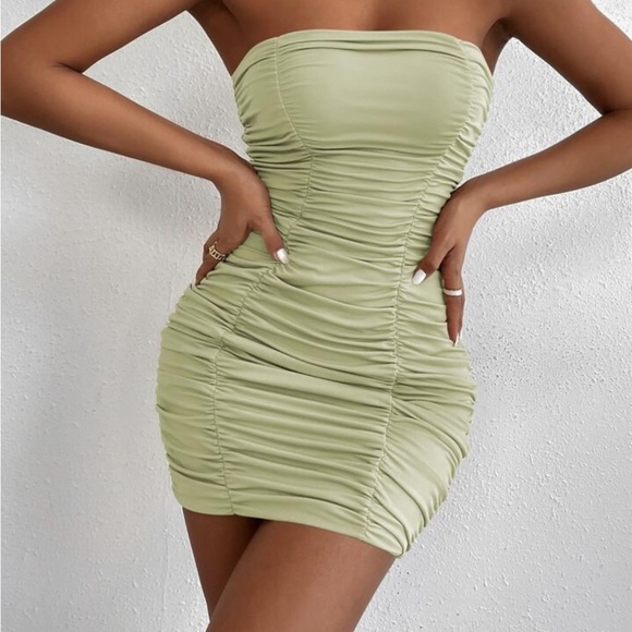 Dress - Picture 2 of 3